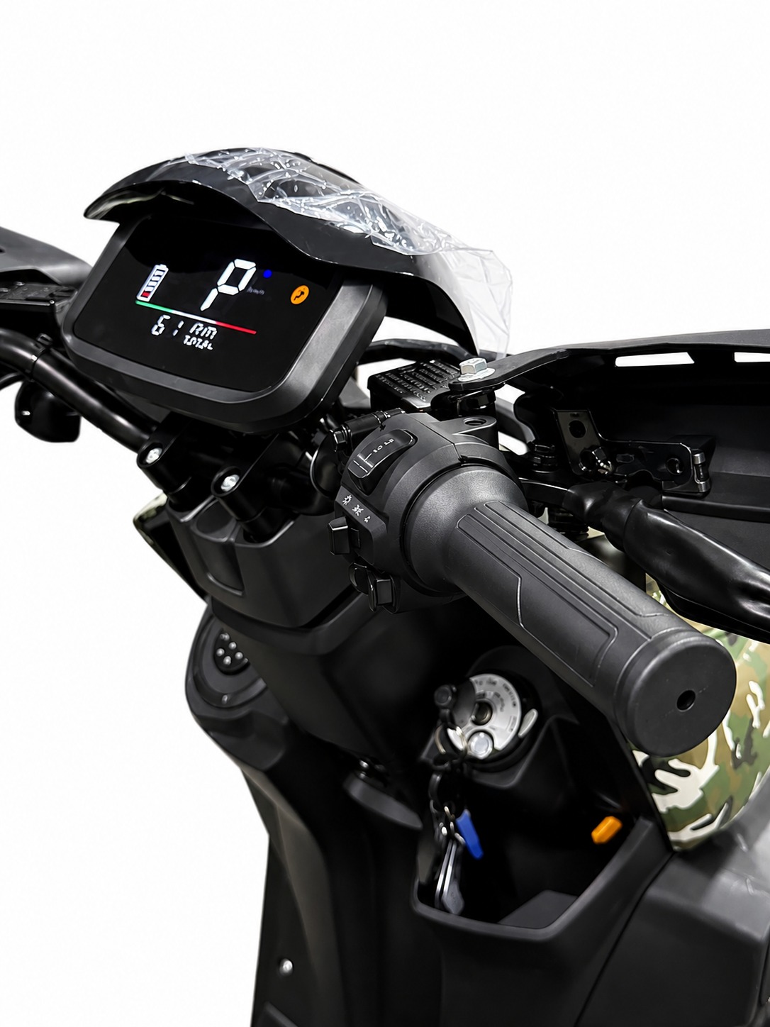 Moto Elétrica Scooter Camuflada com Bagageiro e Farol LED – Mobilidade Urbana com Estilo - Imagem 3