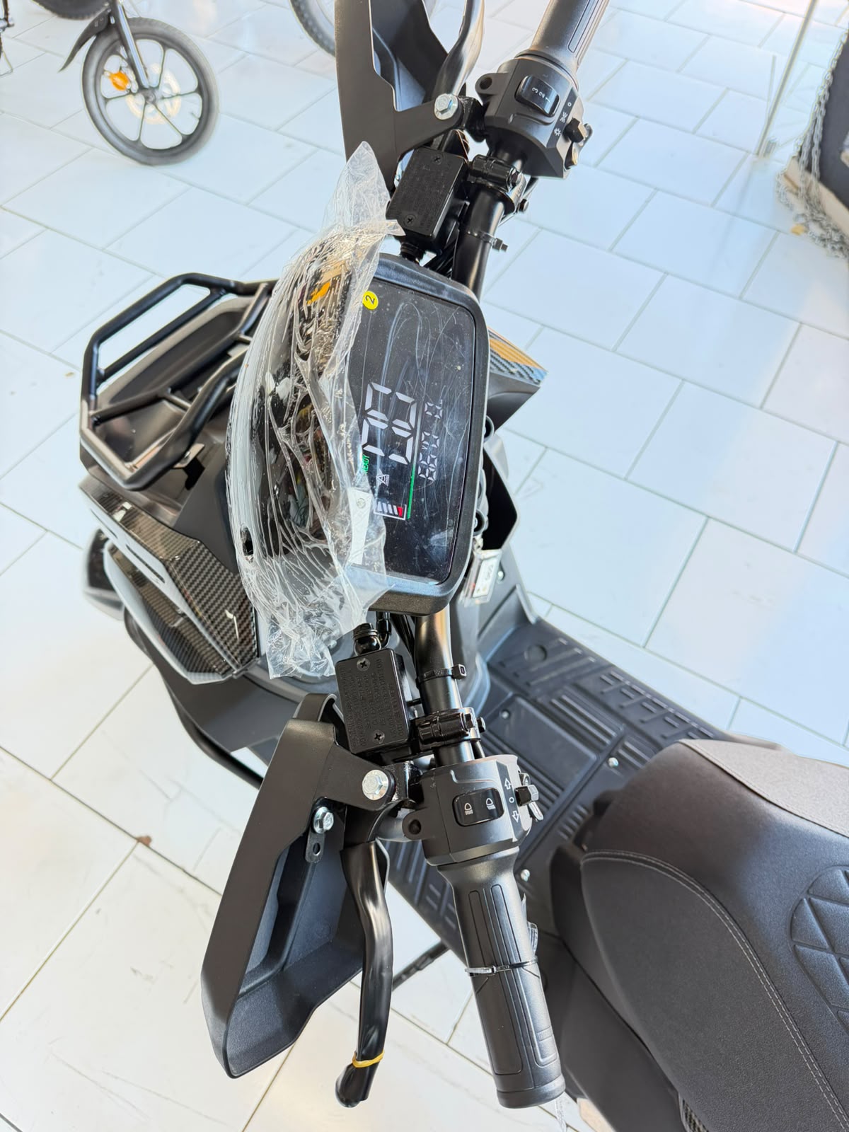 AG11 TANK Carbono Black - Imagem 3