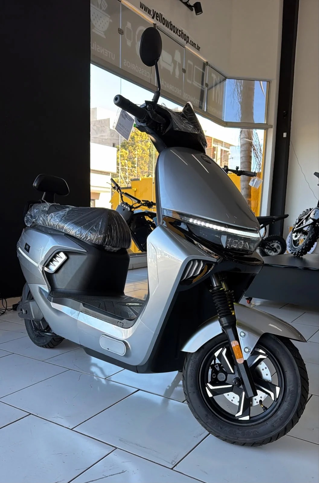 Scooter AG 12 Cinza - Imagem 3