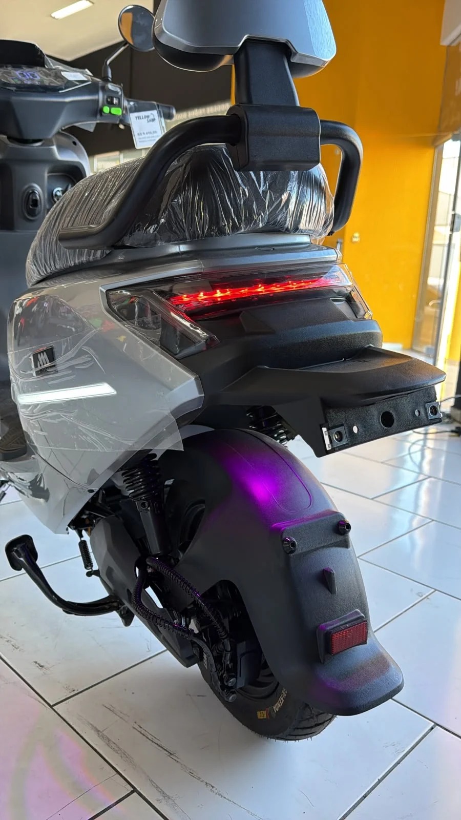 Scooter AG 12 Cinza - Imagem 5