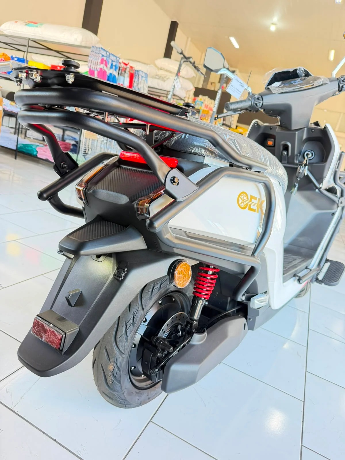 Scooter M-15 Branca - Imagem 4