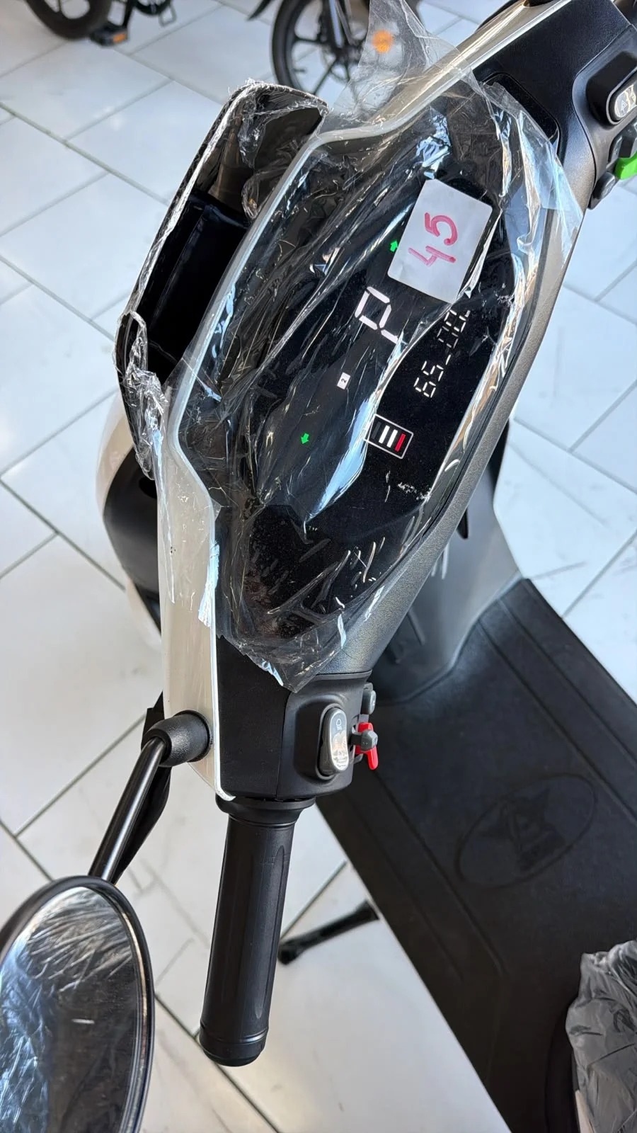 Scooter AG 12 Branca - Imagem 4