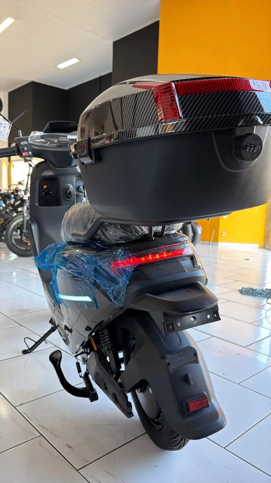 Scooter AG 12 Carbono - Imagem 5