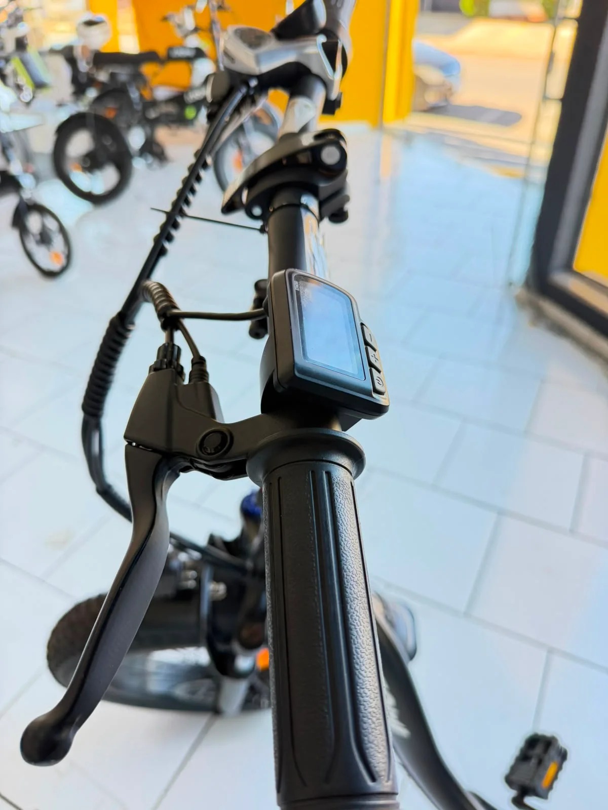 Bicicleta Elétrica Atomi ZX201 750W - Imagem 5