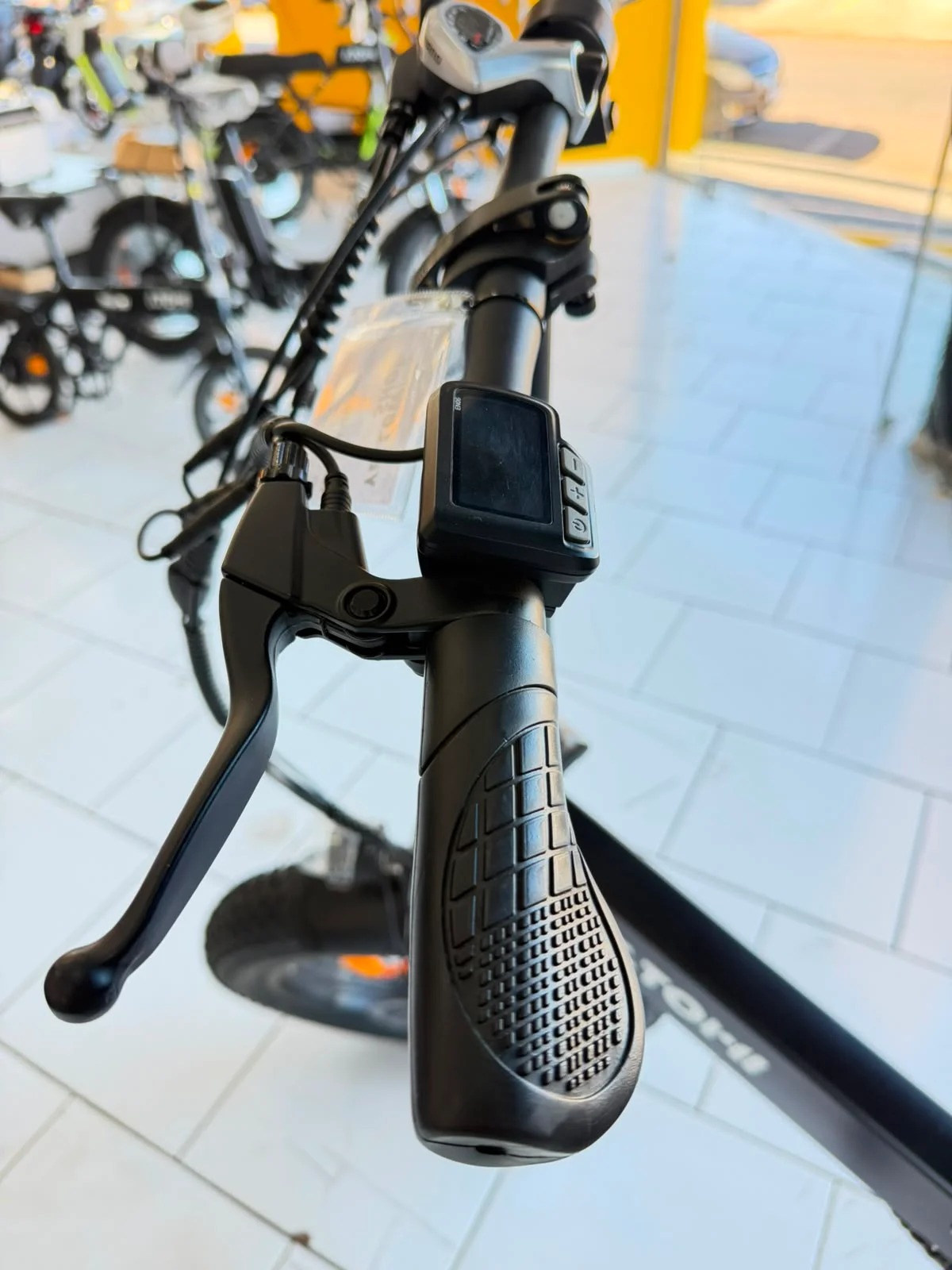 Bicicleta Elétrica ATOMI ZX202 750W - Imagem 4