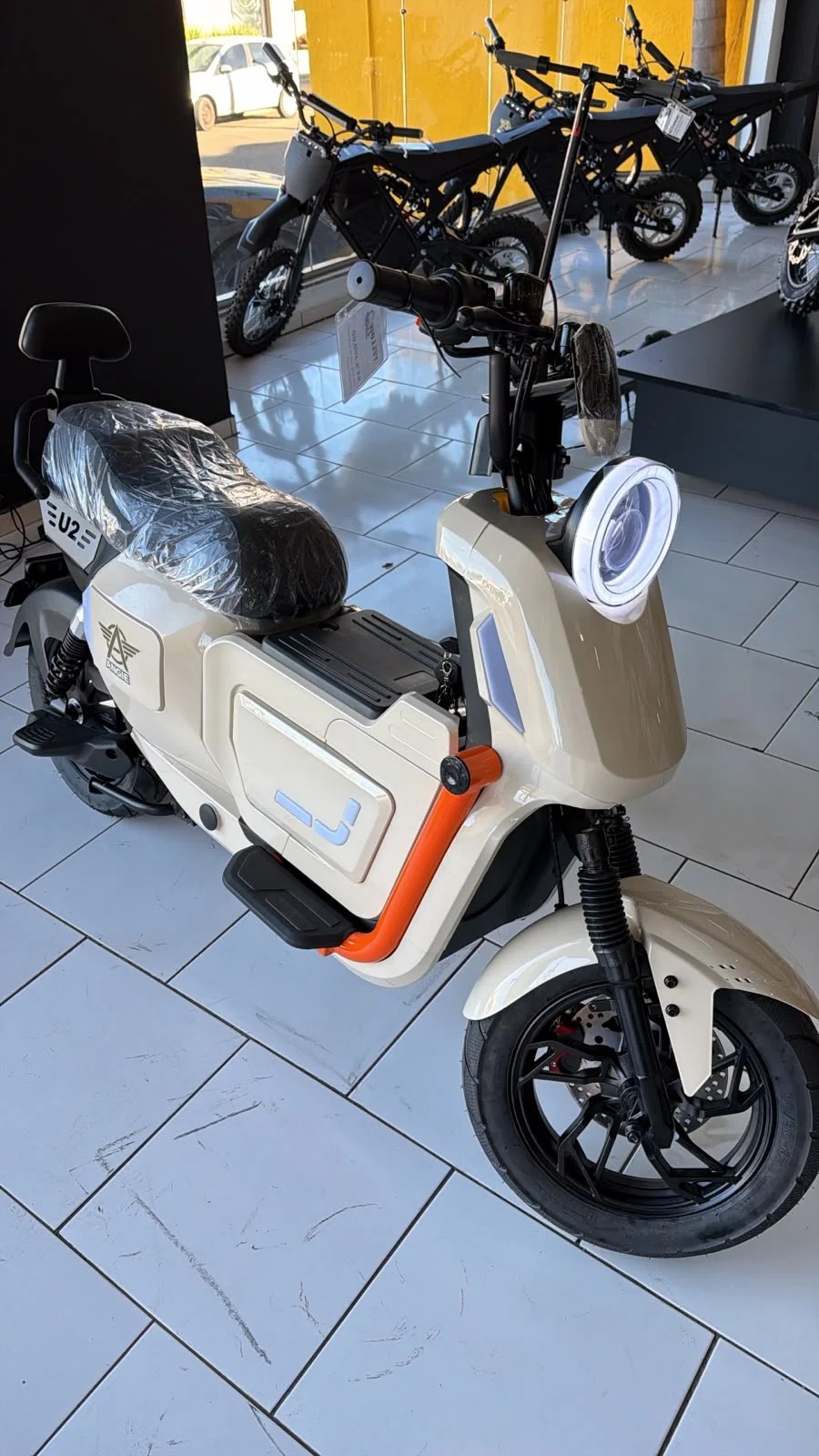 Scooter AG 08 Bege - Imagem 3