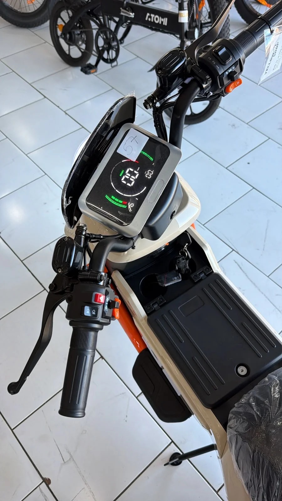 Scooter AG 08 Bege - Imagem 4